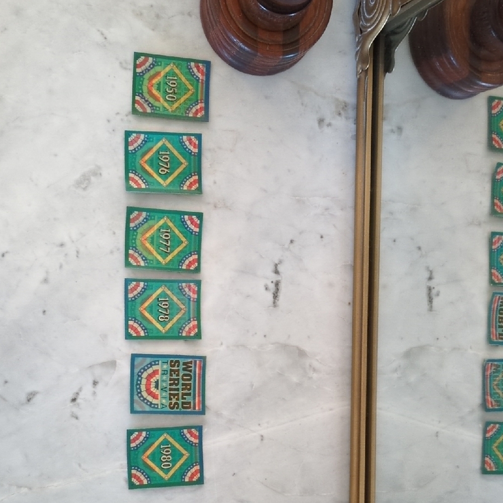 Green and Red Card Game with Geometric Patterns